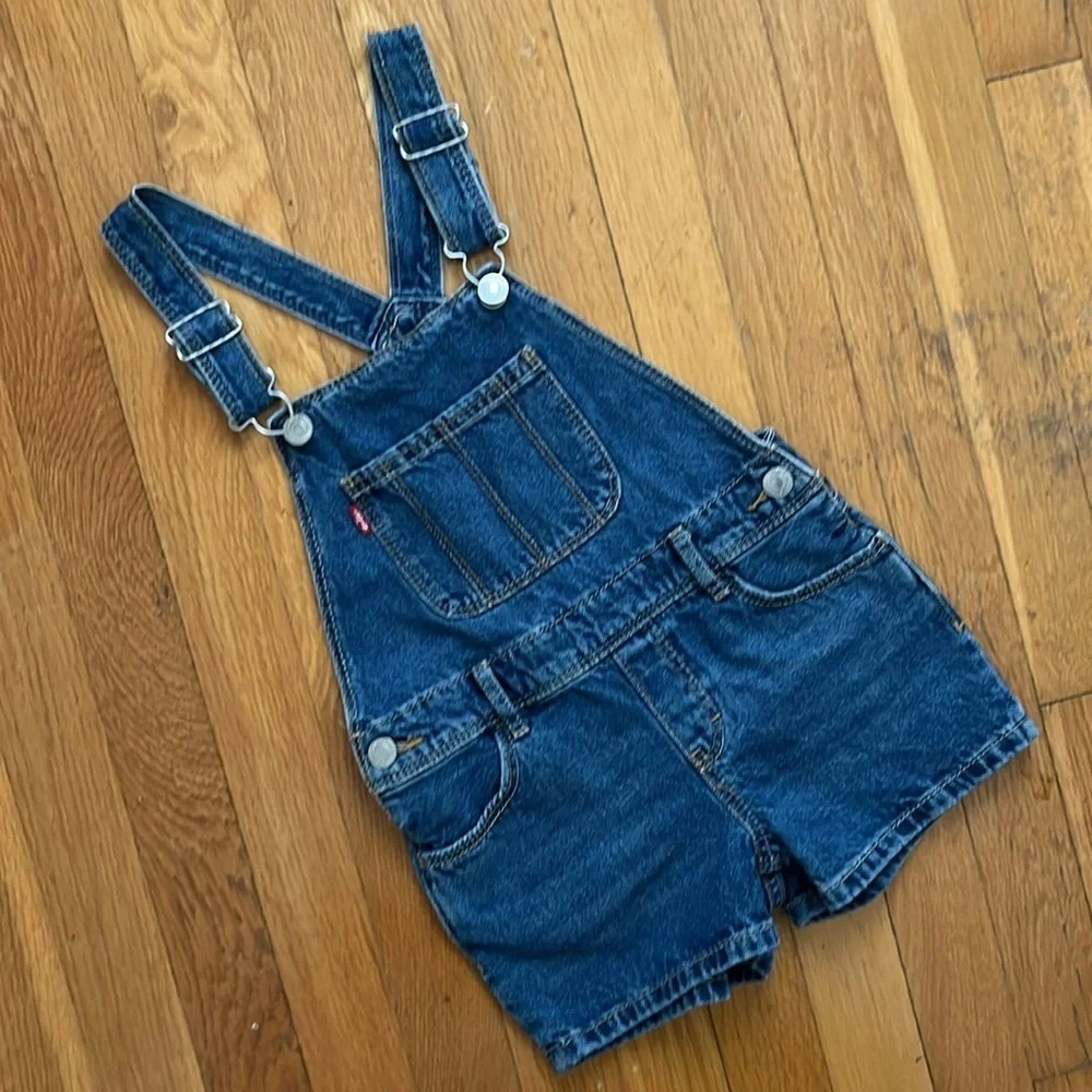 Levis levi’s size